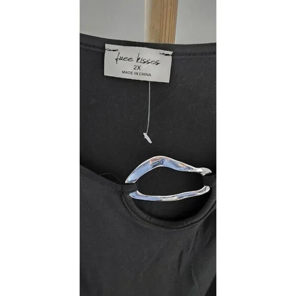Free Kisses Black Long Sleeve Top Metal Accent Stretch Plus Size 2X - Picture 4 of 9